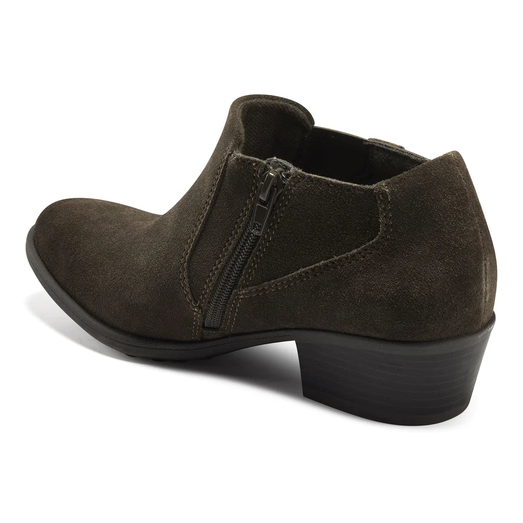 Earth Origins Women Christine Olive Suede