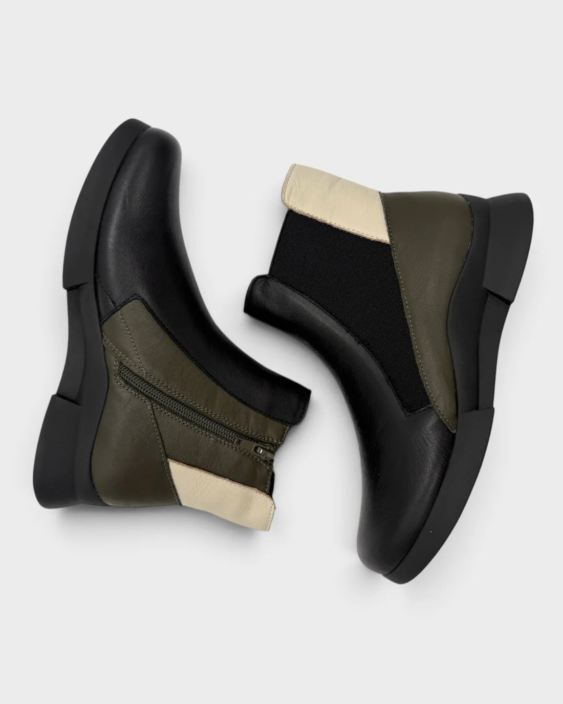 Roamers Women’s Holly Black Multi