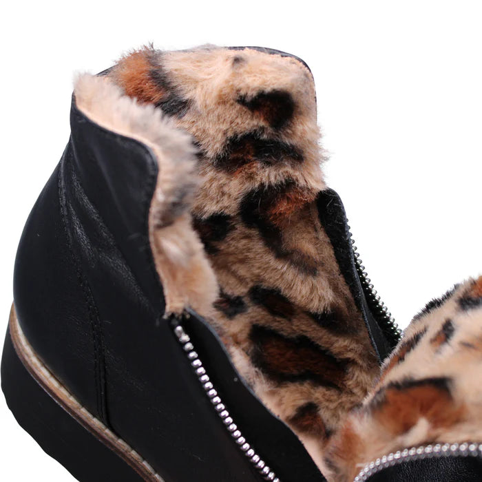 Django &amp; Juliette Women's Opal Black Leopard Leather Fur