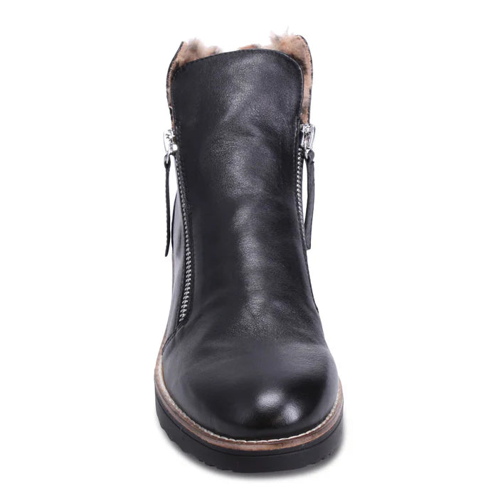 Django &amp; Juliette Women's Opal Black Leopard Leather Fur